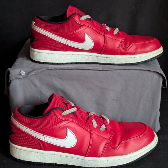 Air Jordan 1 Retro Low University Red main image 7